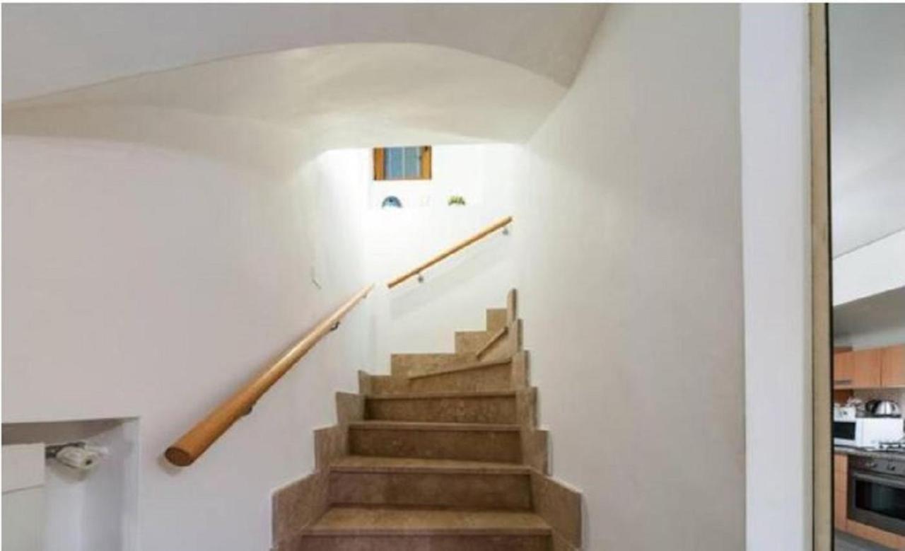 Lovely Basement Trevi Fountain روما المظهر الخارجي الصورة